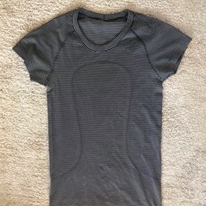 Lululemon Swiftly Tee Striped - Black/White Sz 4